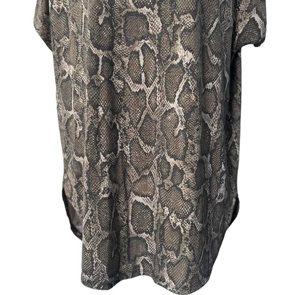 Bombom Women's Short Sleeve Snakeskin Print Shirt Top Blouse V-Neck Size… - Picture 6 of 13